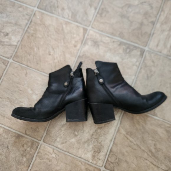 Black Fabianelli ankle boots - Picture 3 of 5